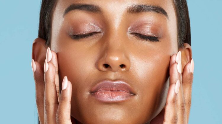 How Can Keep Your Skin From Getting Oily in the Monsoon
