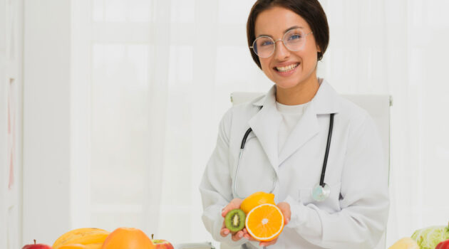 Understanding the Roles of Nutritionists, Dietitians, and Nutrition Coaches